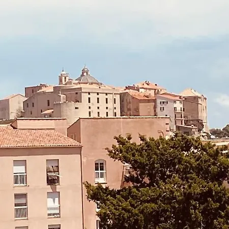 Farniente Et Douceur En Plein Centre De Calvi *